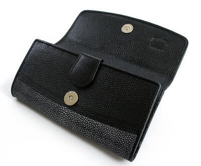 Dámská peněženka z broušeného rejnoka, černá - 4